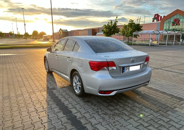 Toyota Avensis cena 31000 przebieg: 319000, rok produkcji 2012 z Poznań małe 56